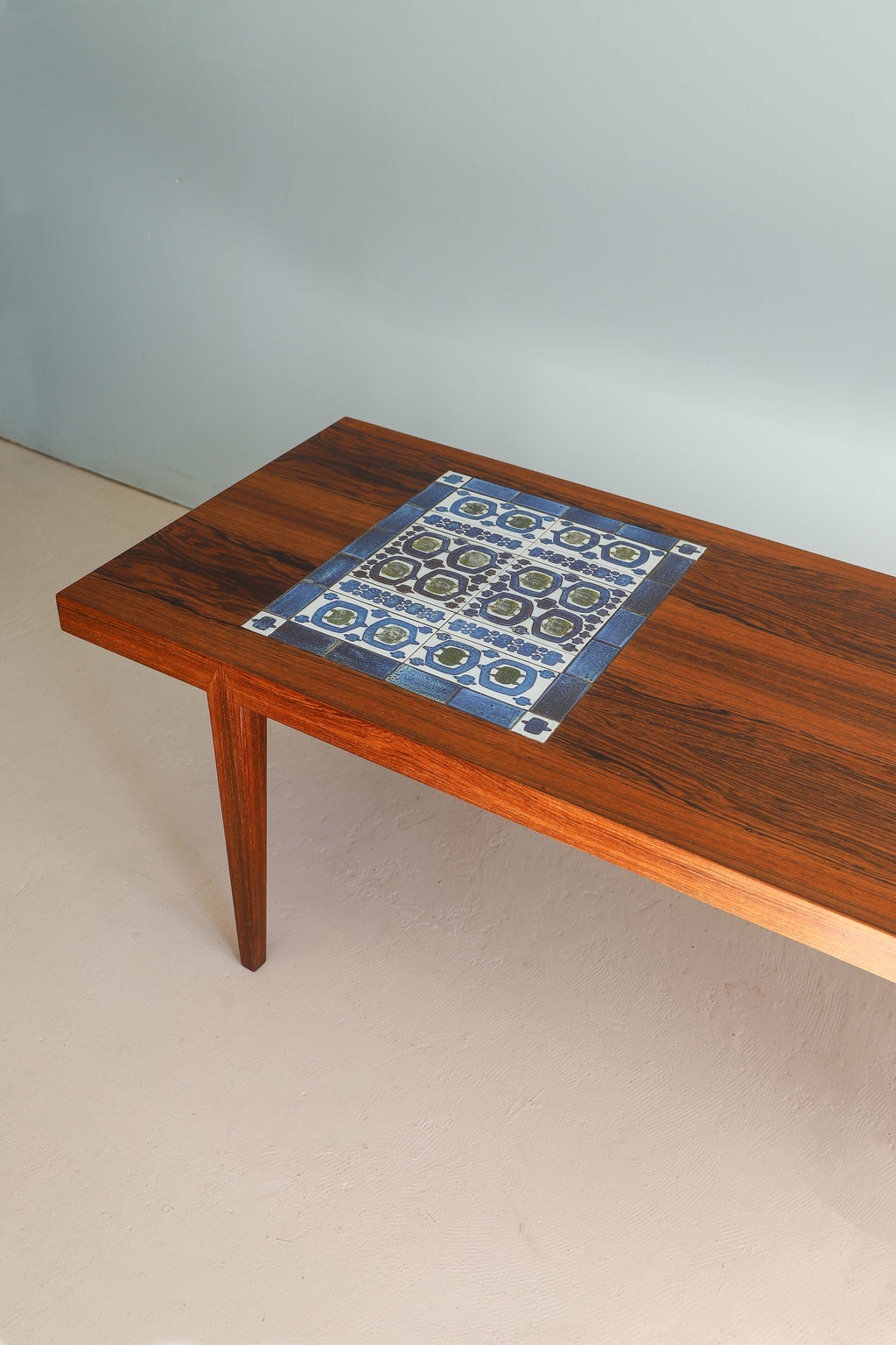 Haslev×Royal Copenhagen Rosewood Coffee Table/ハスレヴ×ロイヤルコペンハーゲン コーヒーテーブル  ローズウッド タイルトップ