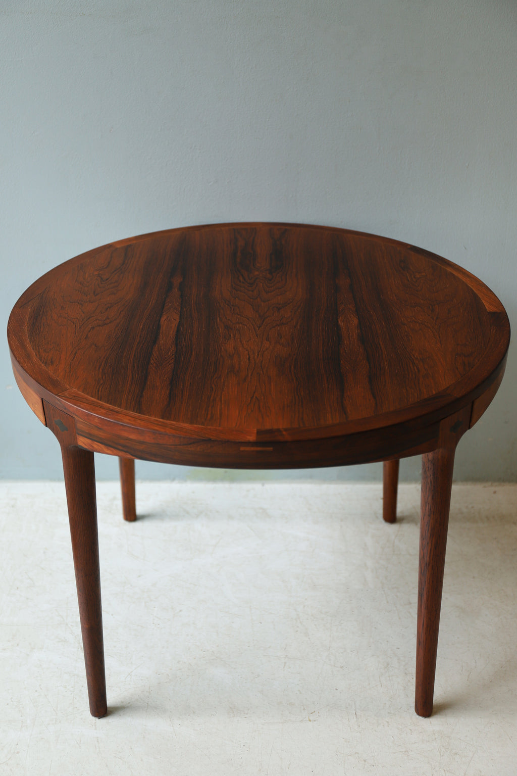 ノルウェーヴィンテージ ブルクスボ ラウンドコーヒーテーブル ローズウッド/Norwegian Vintage Bruksbo Round  Coffee Table Rosewood Haug Snekkeri – FURUICHI/古一