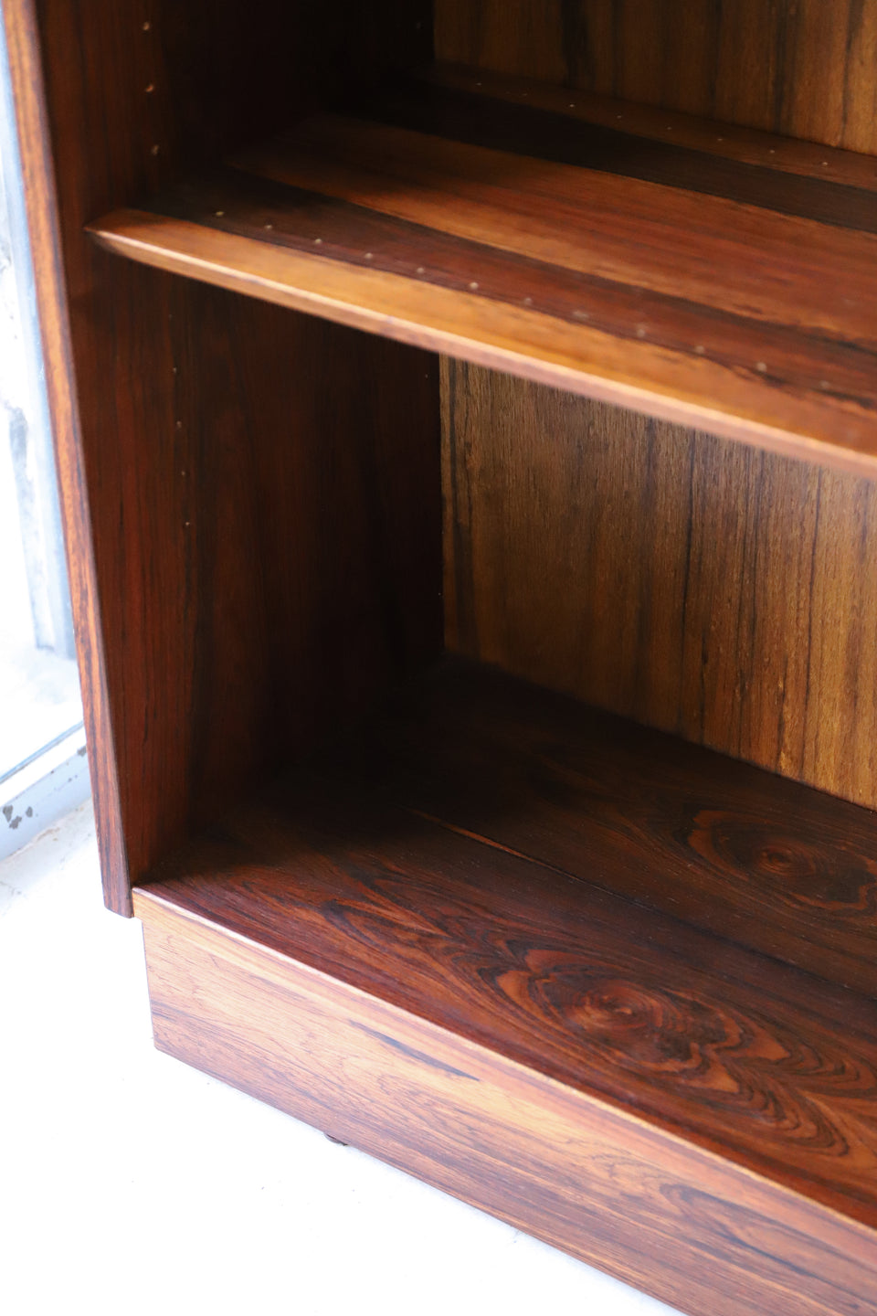 Slim Bookcase Rosewood Hundevad&Co. Danish Vintage/デンマークヴィンテージ スリムブックケース 本棚 ローズウッド 収納 北欧インテリア
