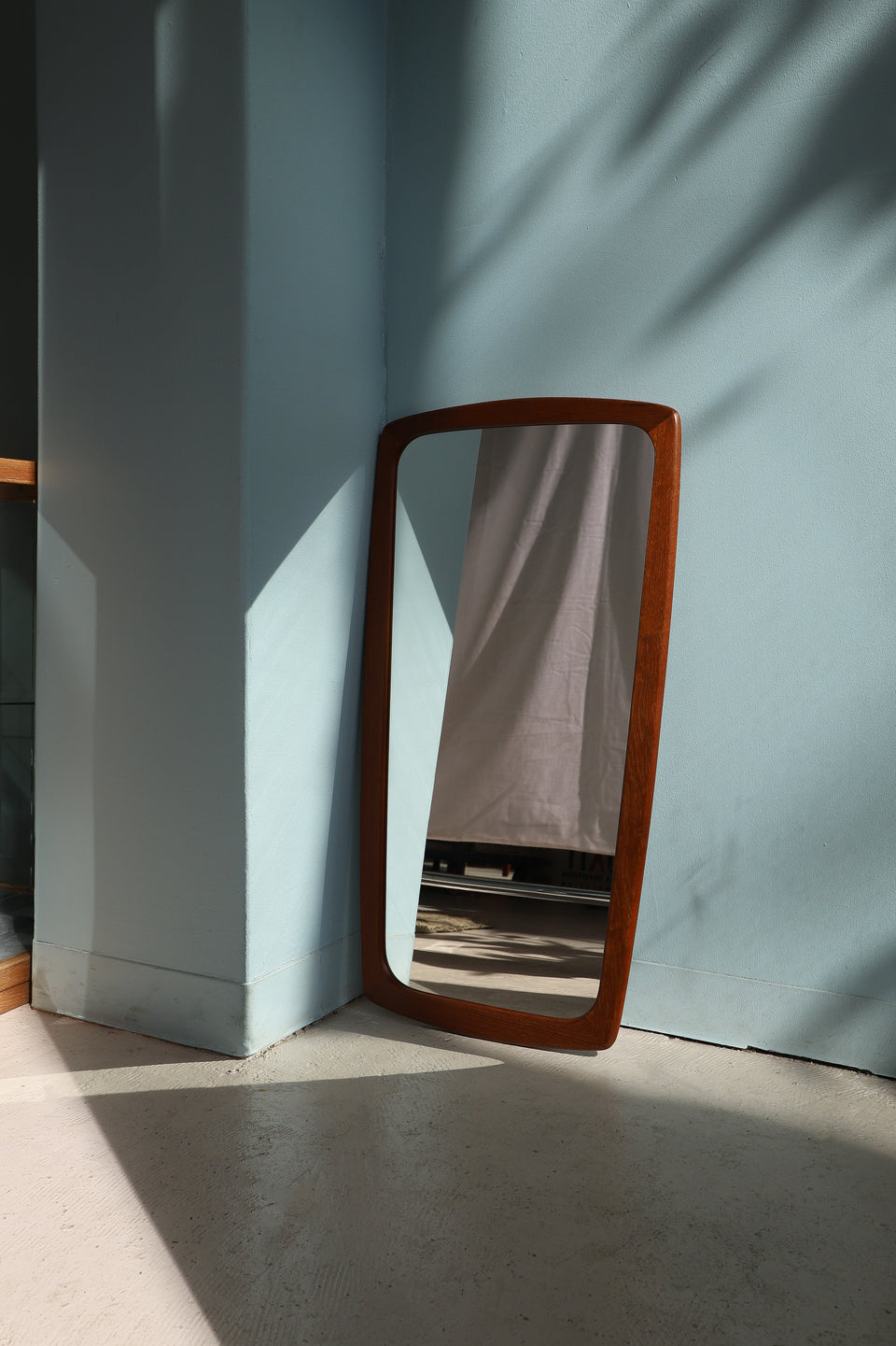 Danish Vintage Wall Mirror Aarhus Glasimport og Glassliberi/デンマークヴィンテージ ウォールミラー チークフレーム 鏡 北欧インテリア