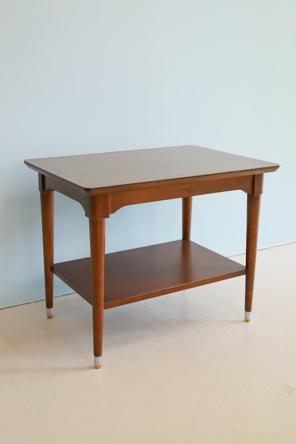 B. P. John Furniture End Table PFS テーブル-