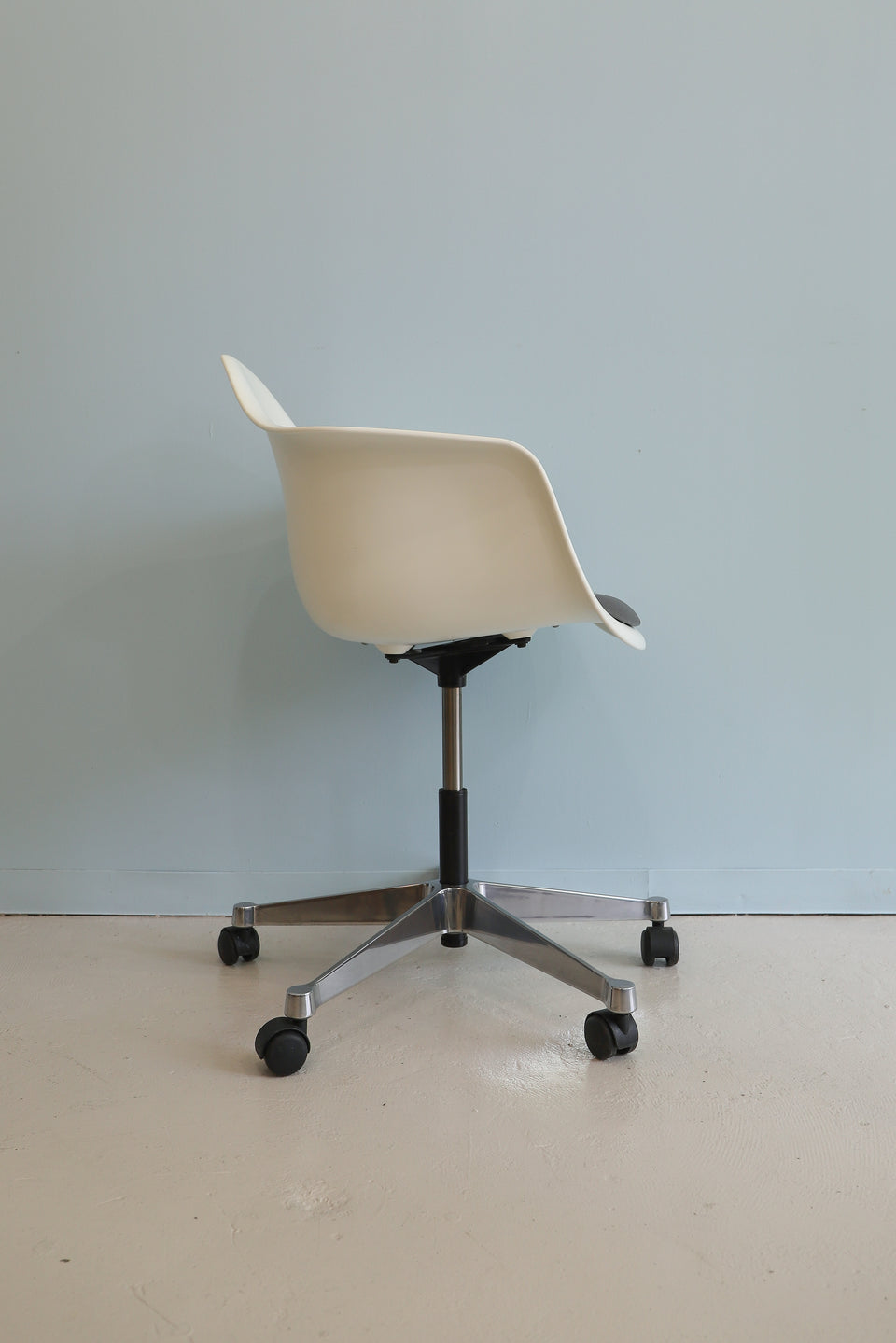 Herman Miller vitra. Arm Shell Chair Caster Base/ハーマンミラー ヴィトラ アームシェルチェア キャスターベース