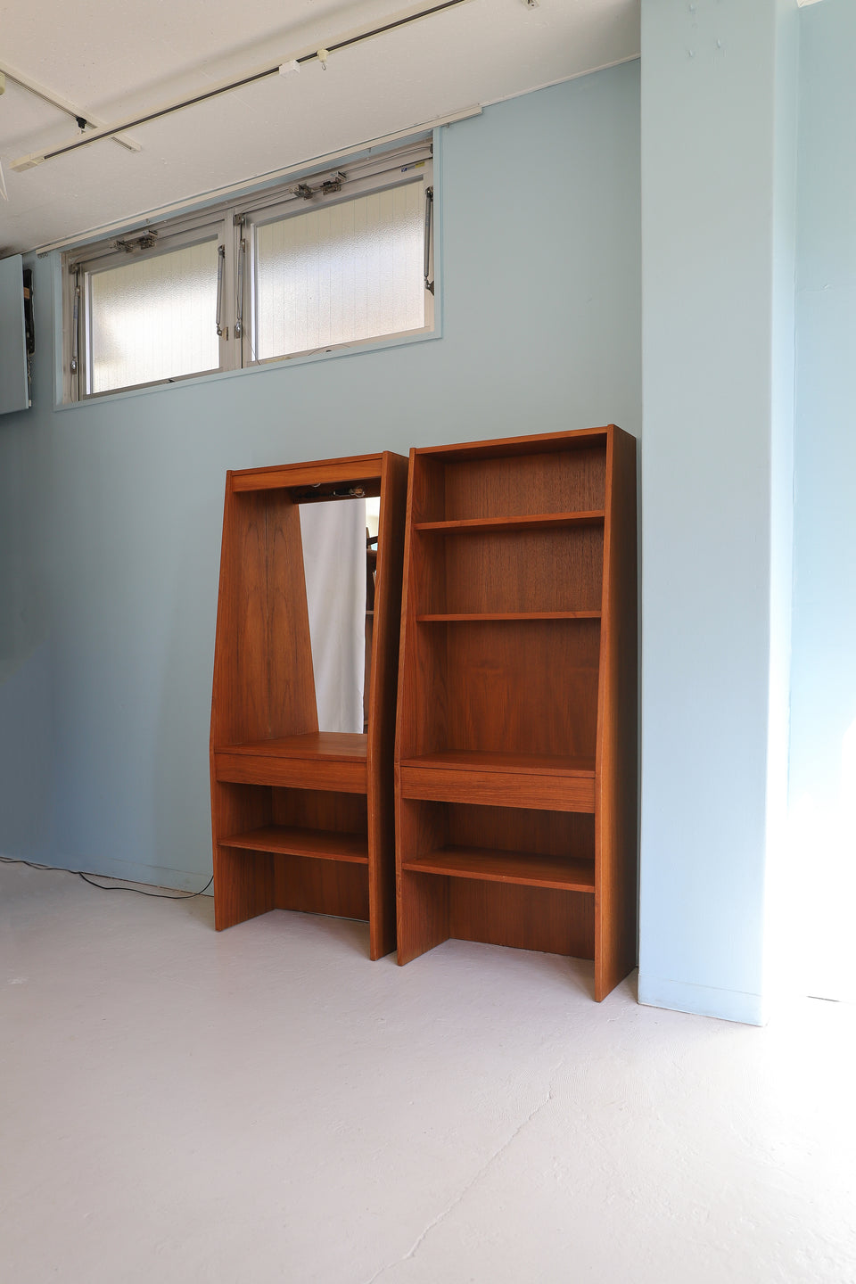 Danish Vintage Teakwood Slim Bookcase Dresser/デンマークヴィンテージ ブックケース 本棚 ドレッサー ミラー チーク材 収納 北欧家具
