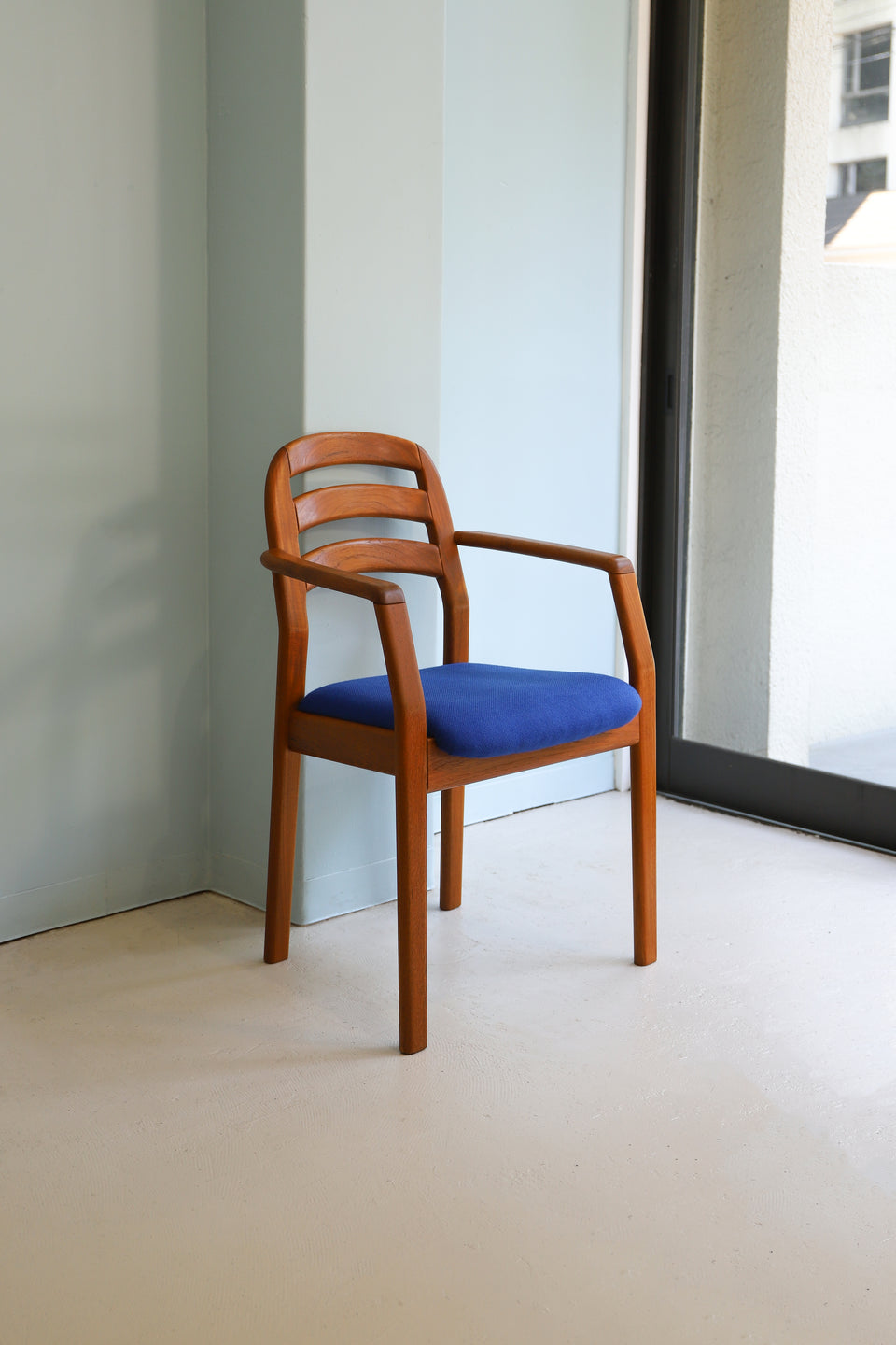 Danish Vintage Dyrlund Arm Chair Teakwood/デンマーク ヴィンテージ デューロン アームチェア チーク材 北欧家具