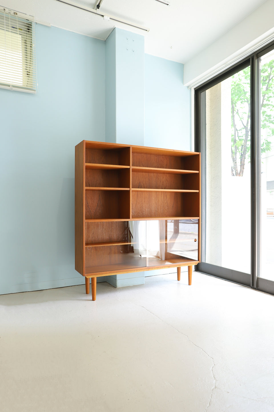 Danish Vintage Shelf with Glass Doors/デンマークヴィンテージ シェルフ 本棚 食器棚 収納 北欧家具