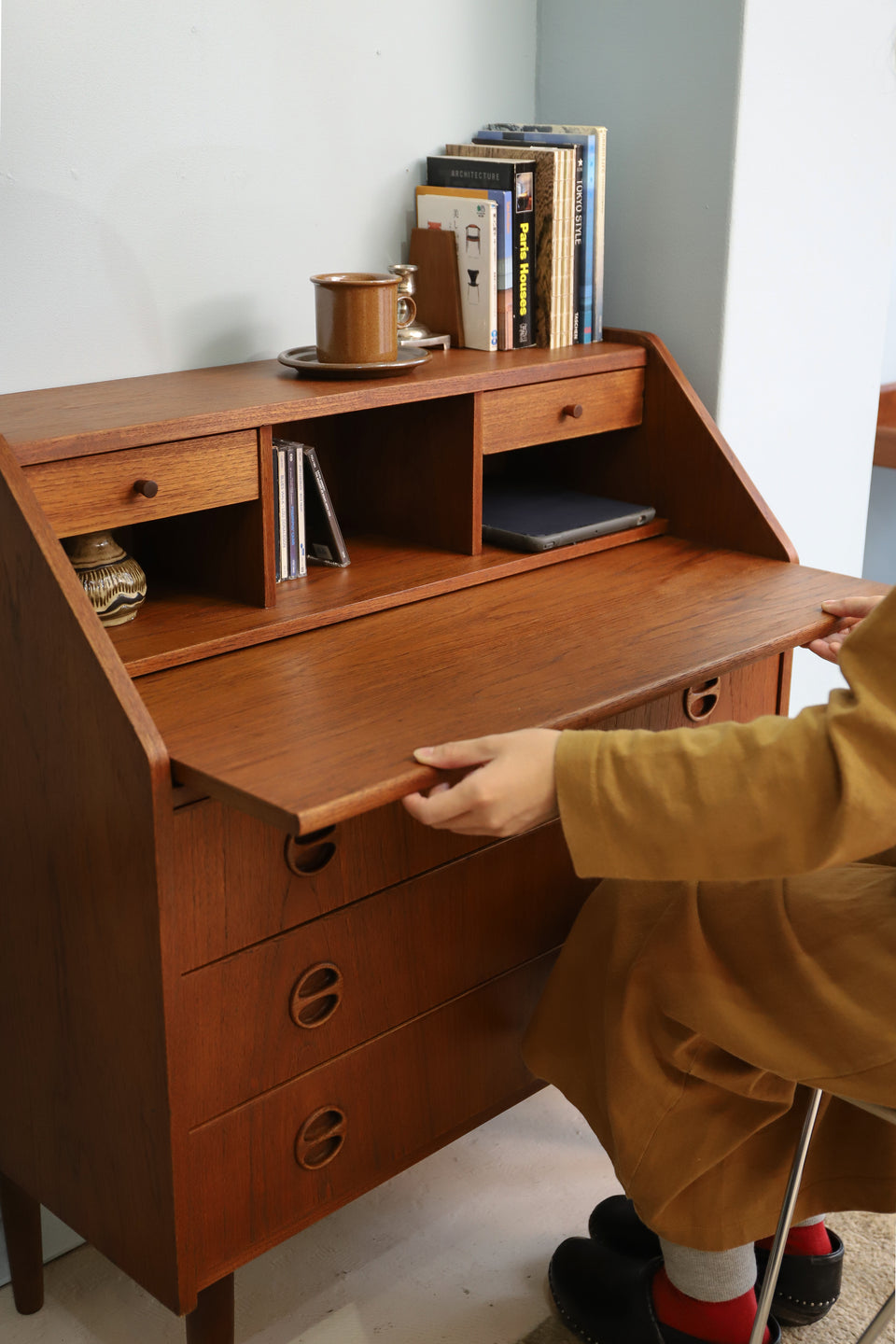 Danish Vintage Bureau with Mirror/デンマークヴィンテージ ビューロー ミラー チェスト チーク材 北欧家具