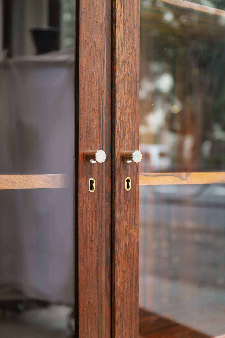Scandinavian Vintage Rosewood Glass Cabinet/北欧ヴィンテージ ガラスキャビネット ローズウッド ディスプレイ 収納家具