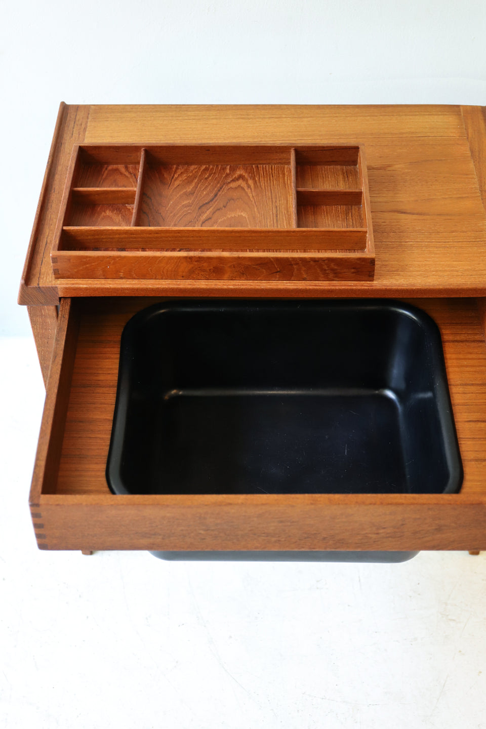 Danish Vintage Sewing Side Table/デンマークヴィンテージ ソーイングテーブル チーク材 モダンデザイン 北欧家具