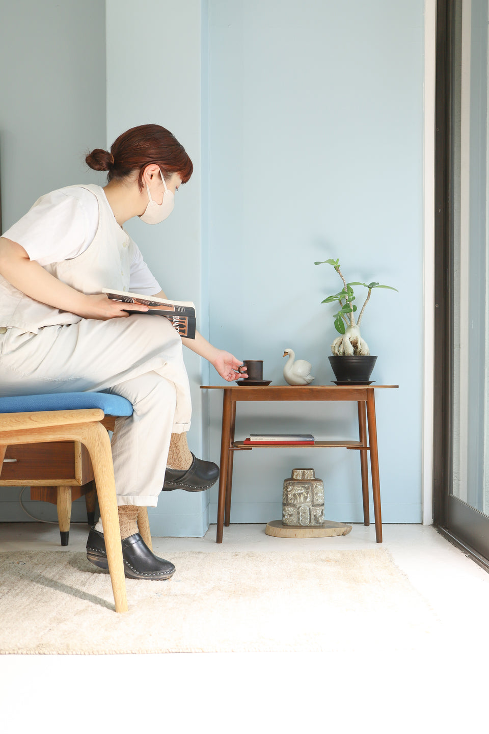 Scandinavian Vintage Side Table with Magazine Rack/北欧ヴィンテージ サイドテーブル マガジンラック付き