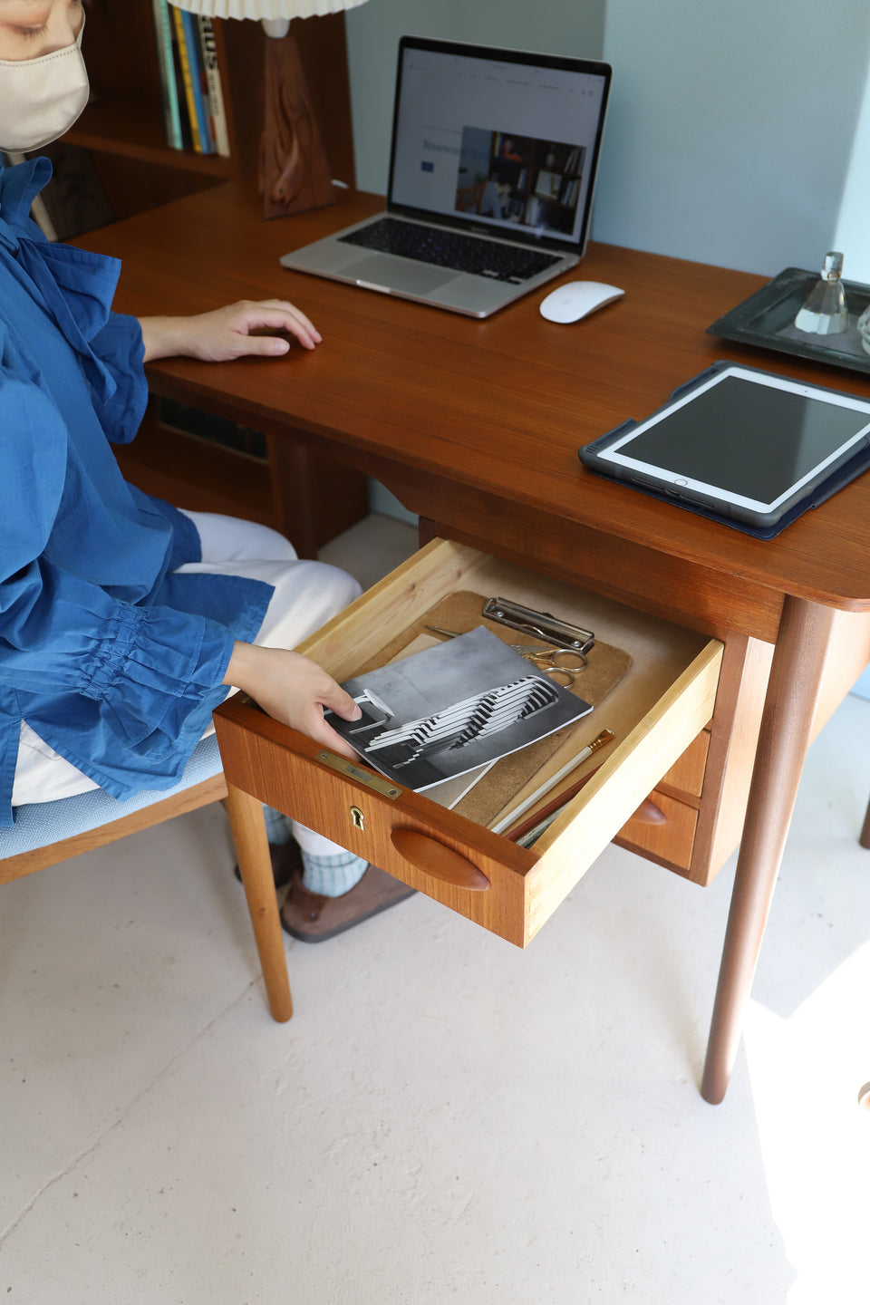 Danish Vintage Single Pedestal Desk/デンマークヴィンテージ デスク 片袖 机 チーク材 北欧家具