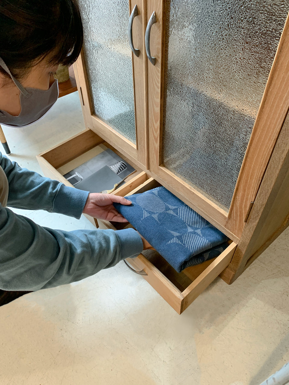 Japanese Vintage Small Glass Cabinet/ジャパンヴィンテージ ダイヤガラス スモールキャビネット