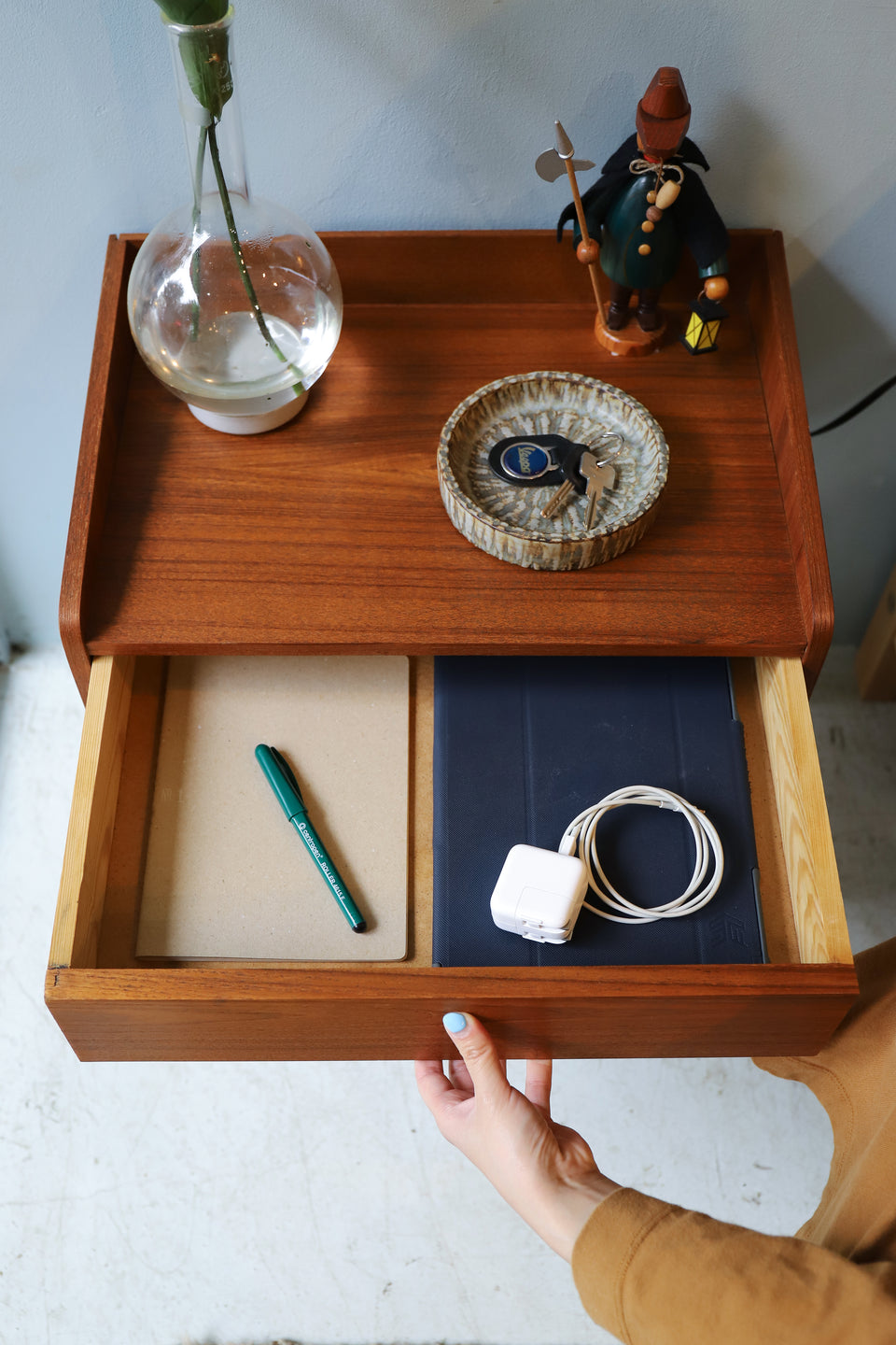 Danish Vintage Teakwood Night Table/デンマークヴィンテージ ナイトテーブル
