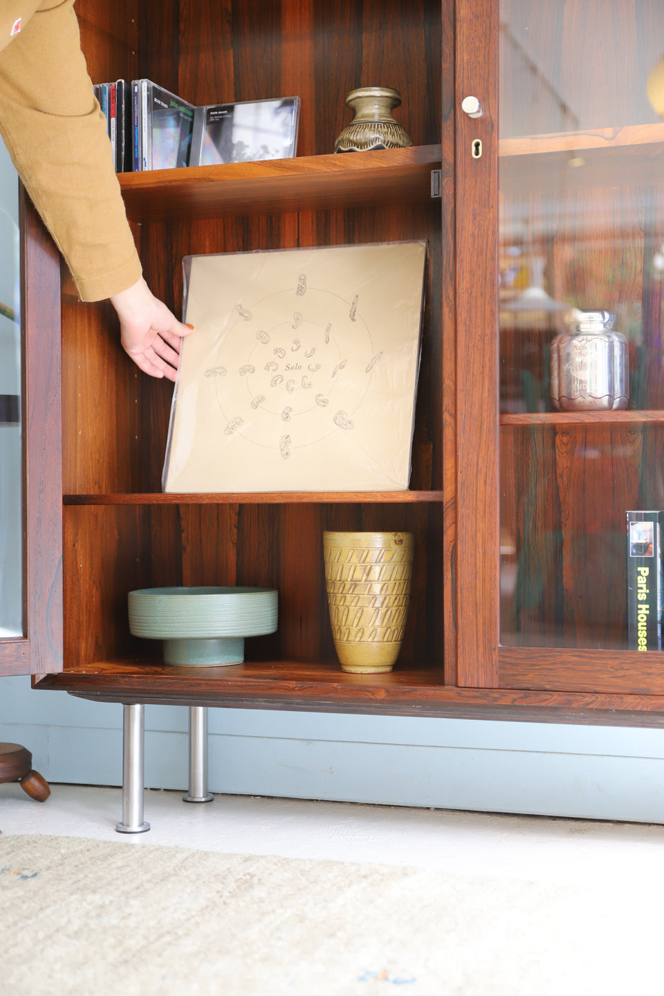Scandinavian Vintage Rosewood Glass Cabinet/北欧ヴィンテージ ガラスキャビネット ローズウッド ディスプレイ 収納家具