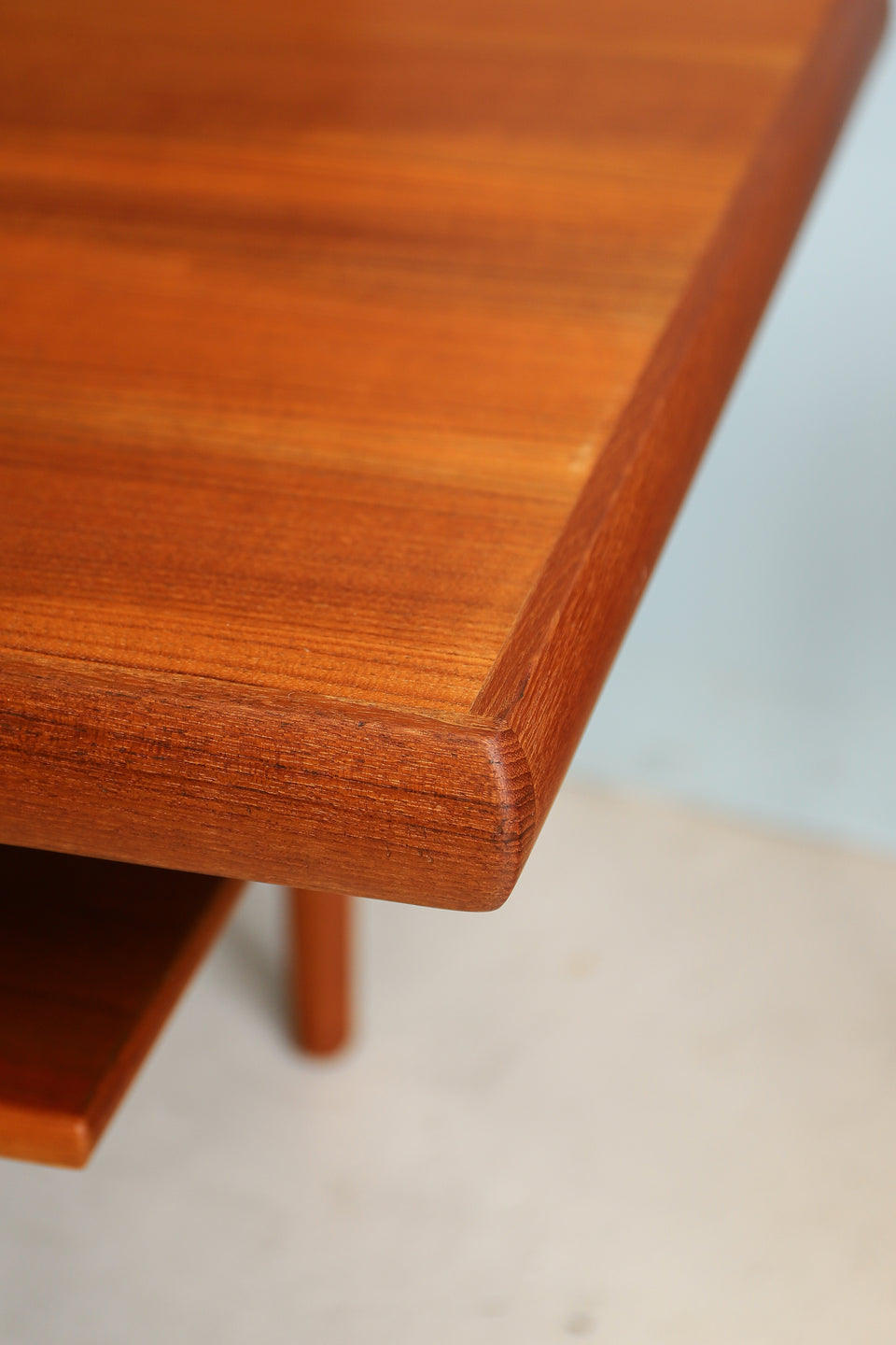 Danish Vintage Teakwood Coffee Table with Shelf/デンマークヴィンテージ コーヒーテーブル チーク材 棚板付き 北欧家具
