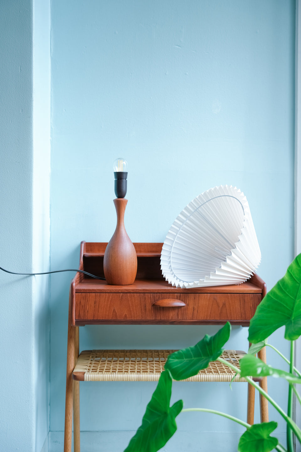 Danish Vintage Table Lamp Teak/デンマークヴィンテージ チーク材 テーブルランプ