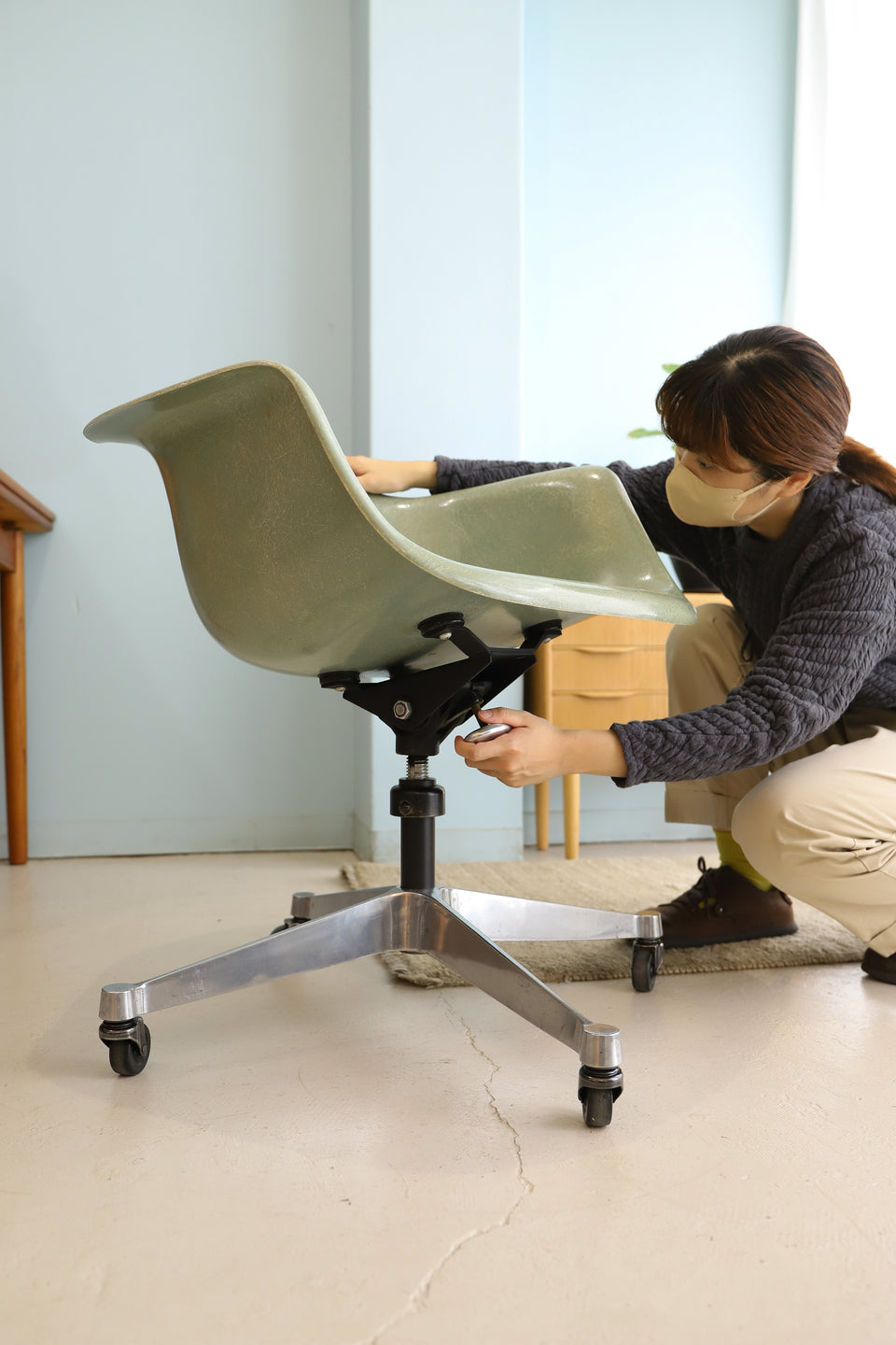 Vintage Herman Miller EAMES Arm Shell Chair with Contract Caster Base/ハーマンミラー イームズ アームシェルチェア コントラクトキャスターベース ヴィンテージ FRP