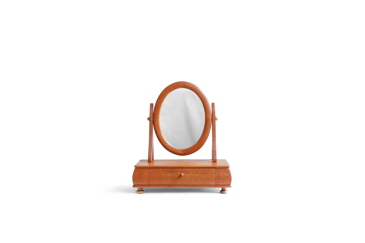 21Danish_Vintage_Desktop_Mirro