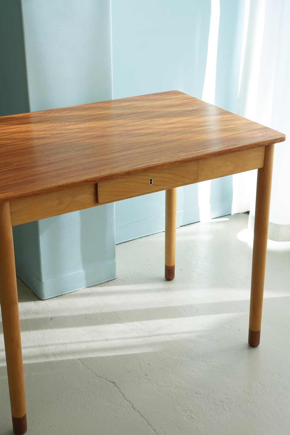 2Danish_Vintage_Work_Desk_1200