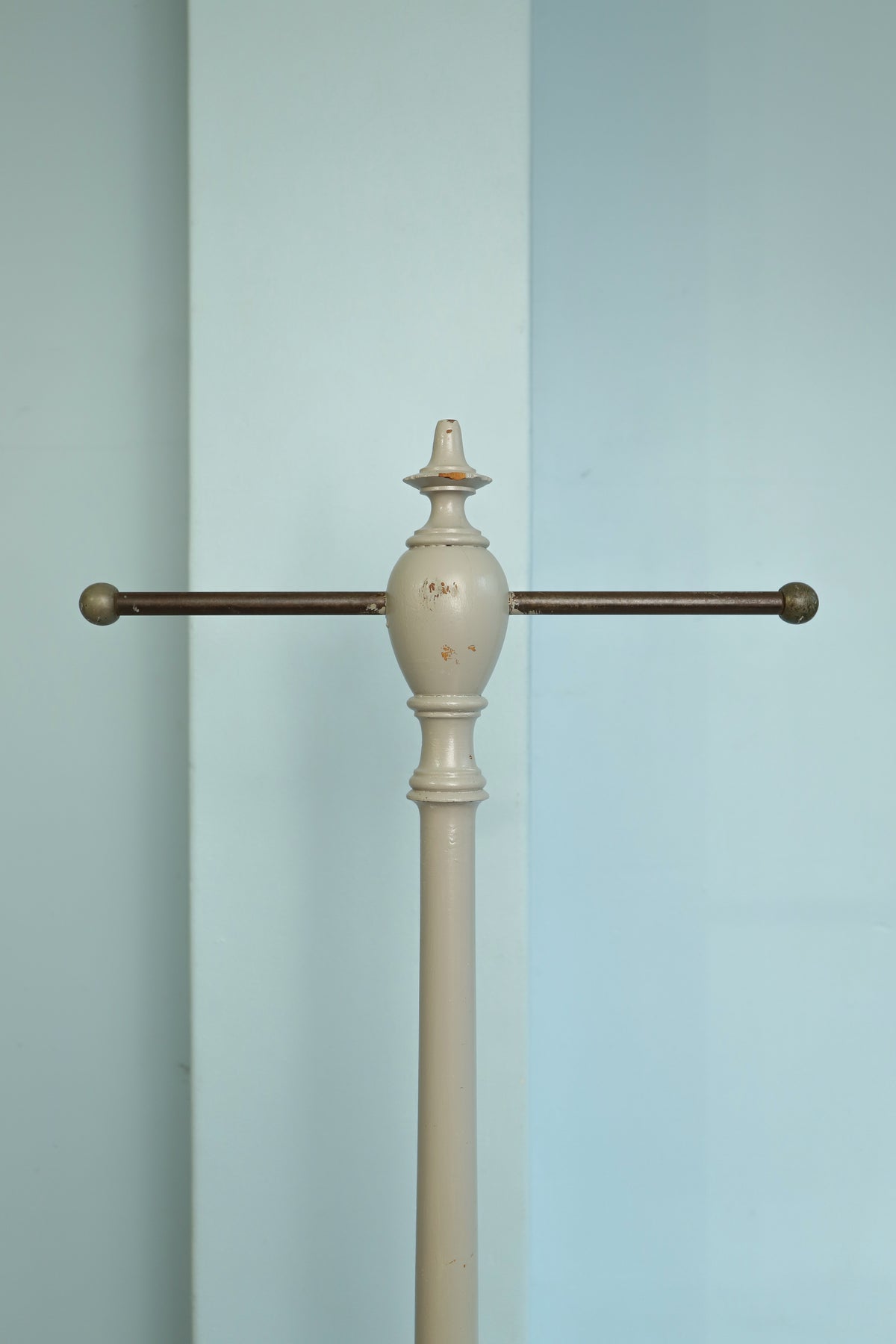 2EuroVintagePoleHangerStand_12