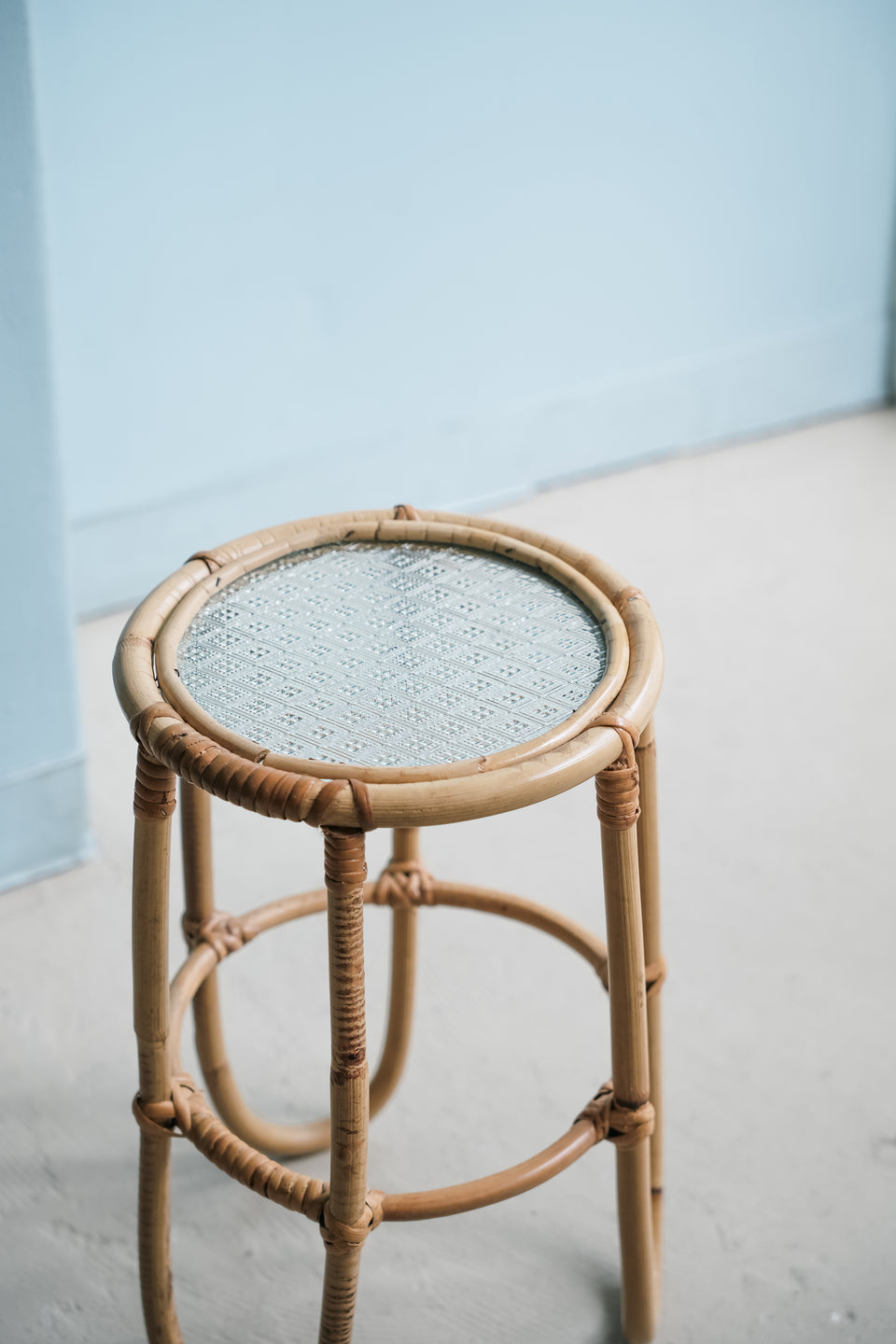 Grass Top Rattan Round Side Table Danish Vintage/デンマークヴィンテージ ガラストップ ラタンサイドテーブル
