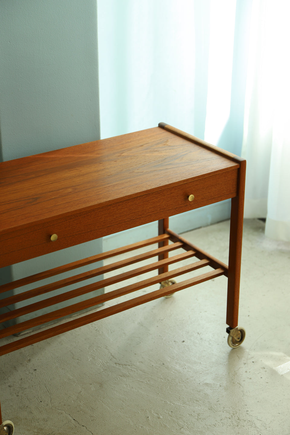 Swedish Vintage Caster Side Table/スウェーデンヴィンテージ サイドテーブル キャスター付き 北欧家具