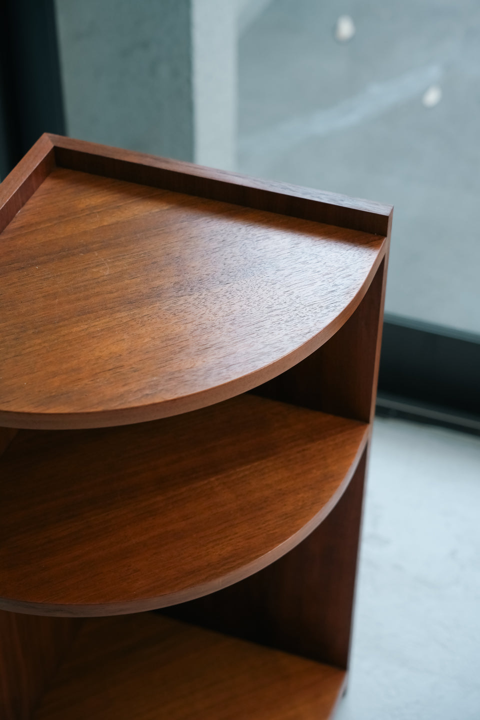 Vintage Teakwood Corner Shelf/ヴィンテージ チーク コーナーシェルフ サイドテーブル