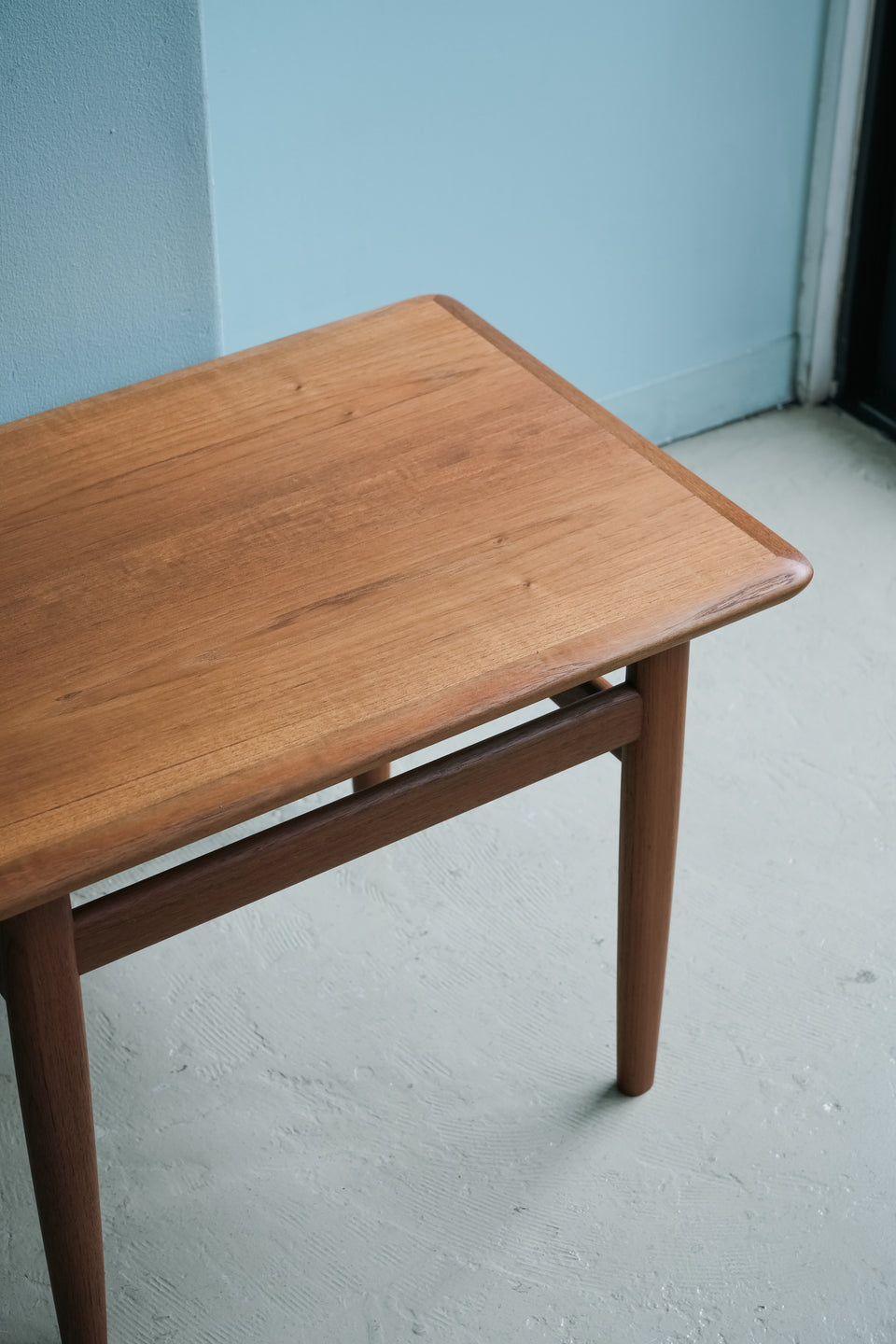Danish Vintage Teak Side Table/デンマークヴィンテージ サイドテーブル チーク材
