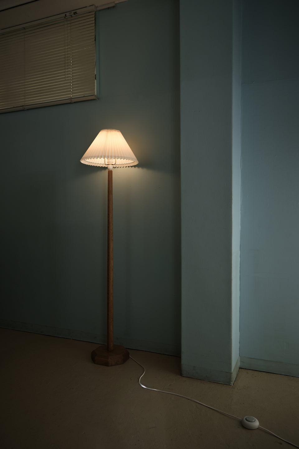 Scandinavian Vintage Solid Oakwood Floor Stand Light/北欧ヴィンテージ フロアスタンドライト オーク材
