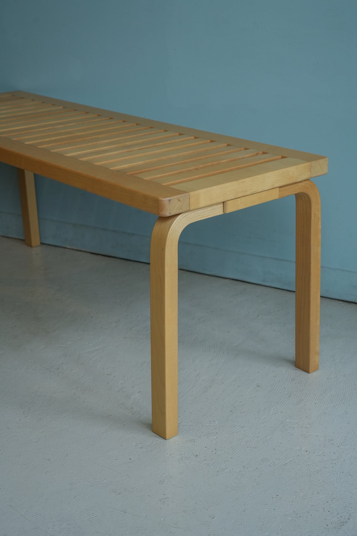 2artek_Bench_153A_Alvar_Aalto_