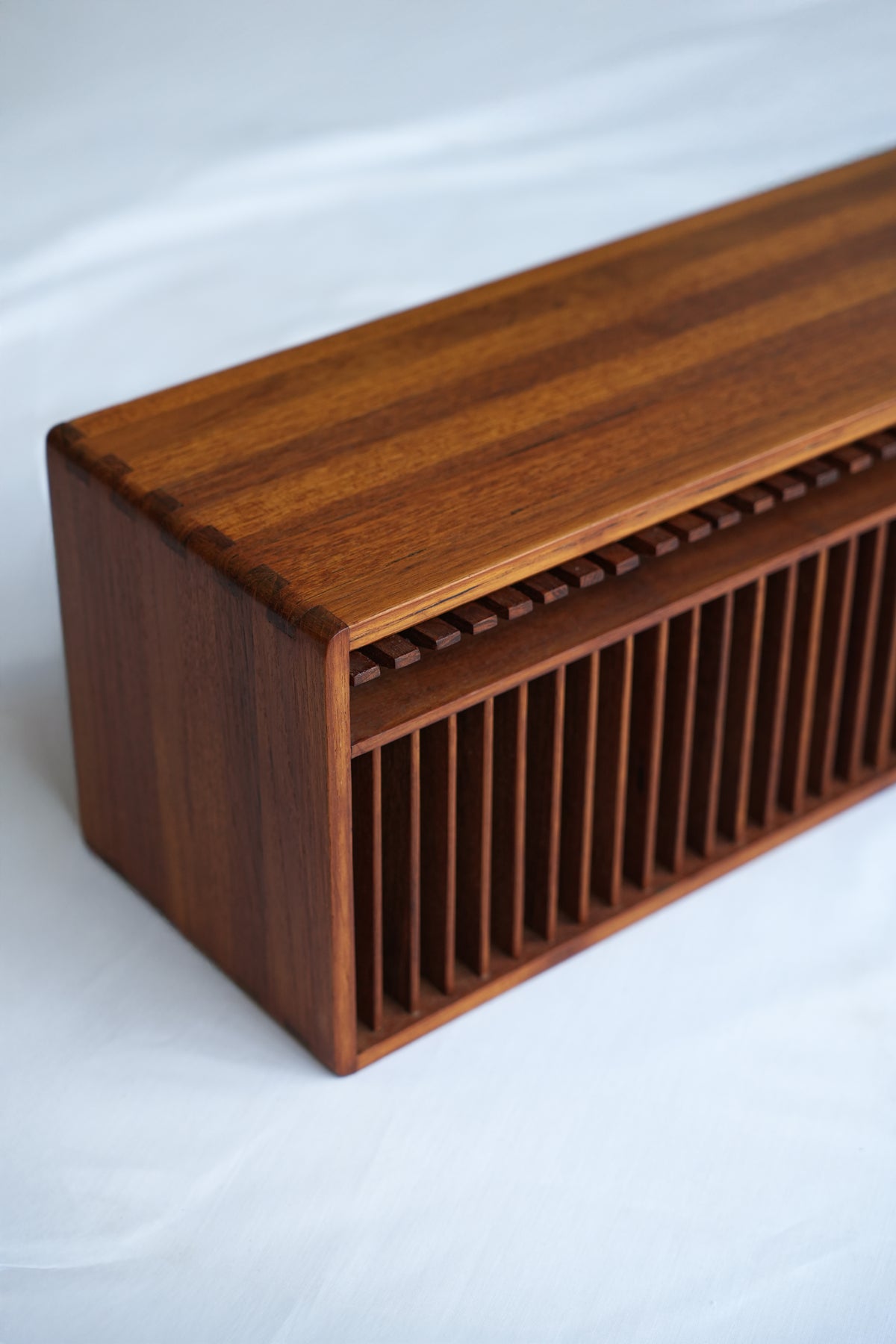 ヴィンテージ CDホルダー チーク材 北欧デザイン/Teakwood CD Holder