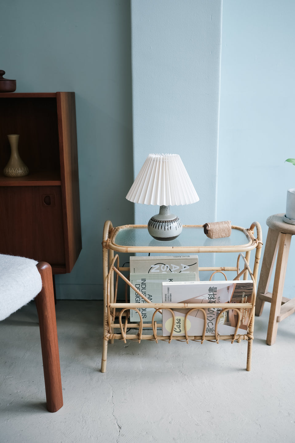 Danish Vintage Glass Top Rattan Side Table with Rack/デンマークヴィンテージ ラタンサイドテーブル ガラストップ
