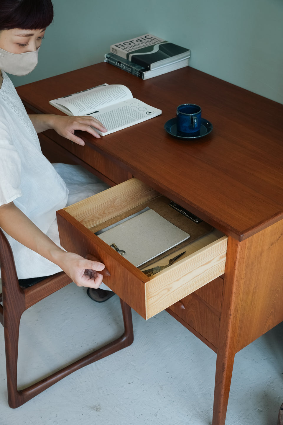 Danish Vintage Teak Single Pedestal Desk/デンマークヴィンテージ 片袖デスク 机 チーク材 北欧家具