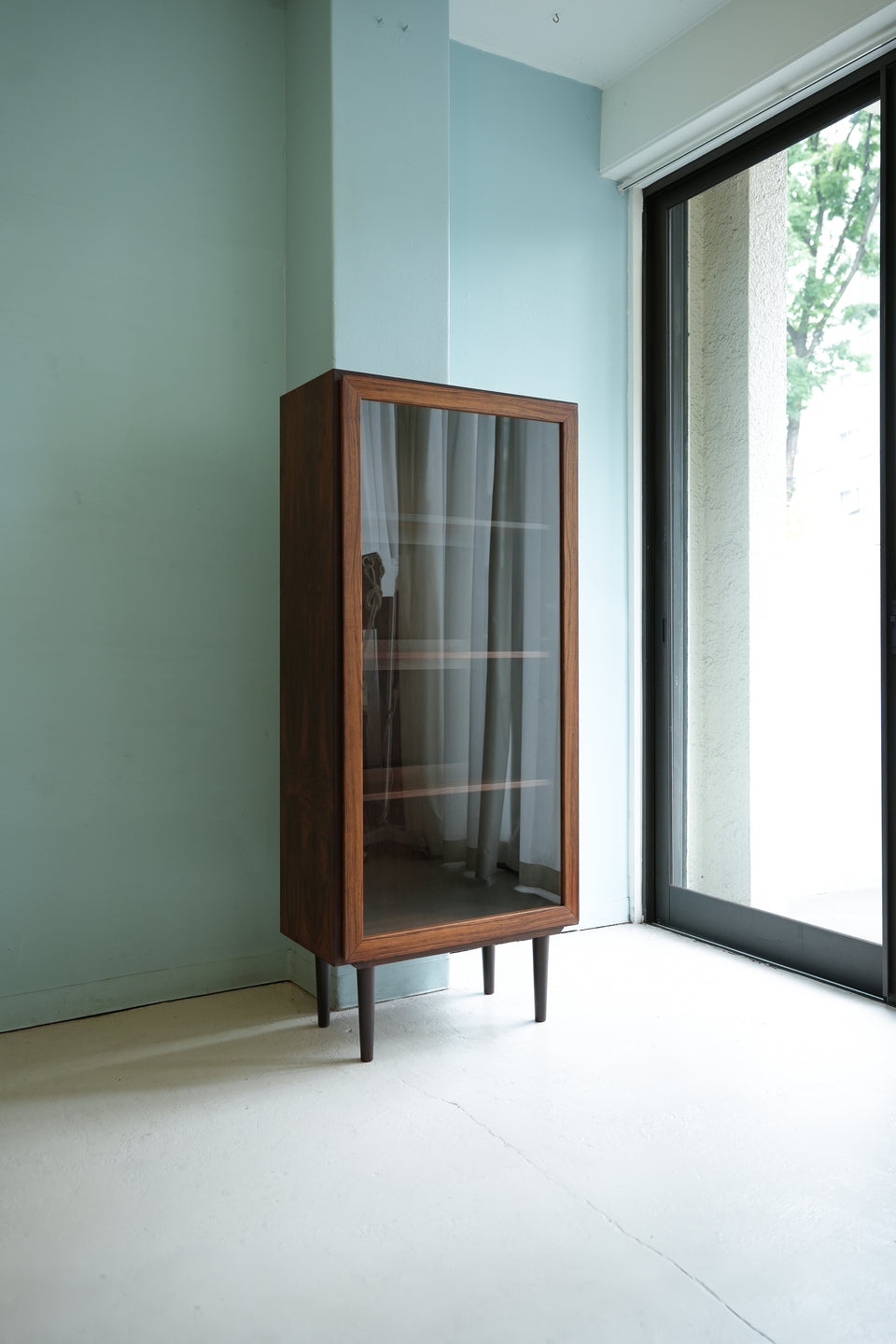 Danish Vintage Omann Jun Møbelfabrik Rosewood Glass Cabinet/デンマークヴィンテージ オマーン・ユン ガラスキャビネット ローズウッド材 北欧家具
