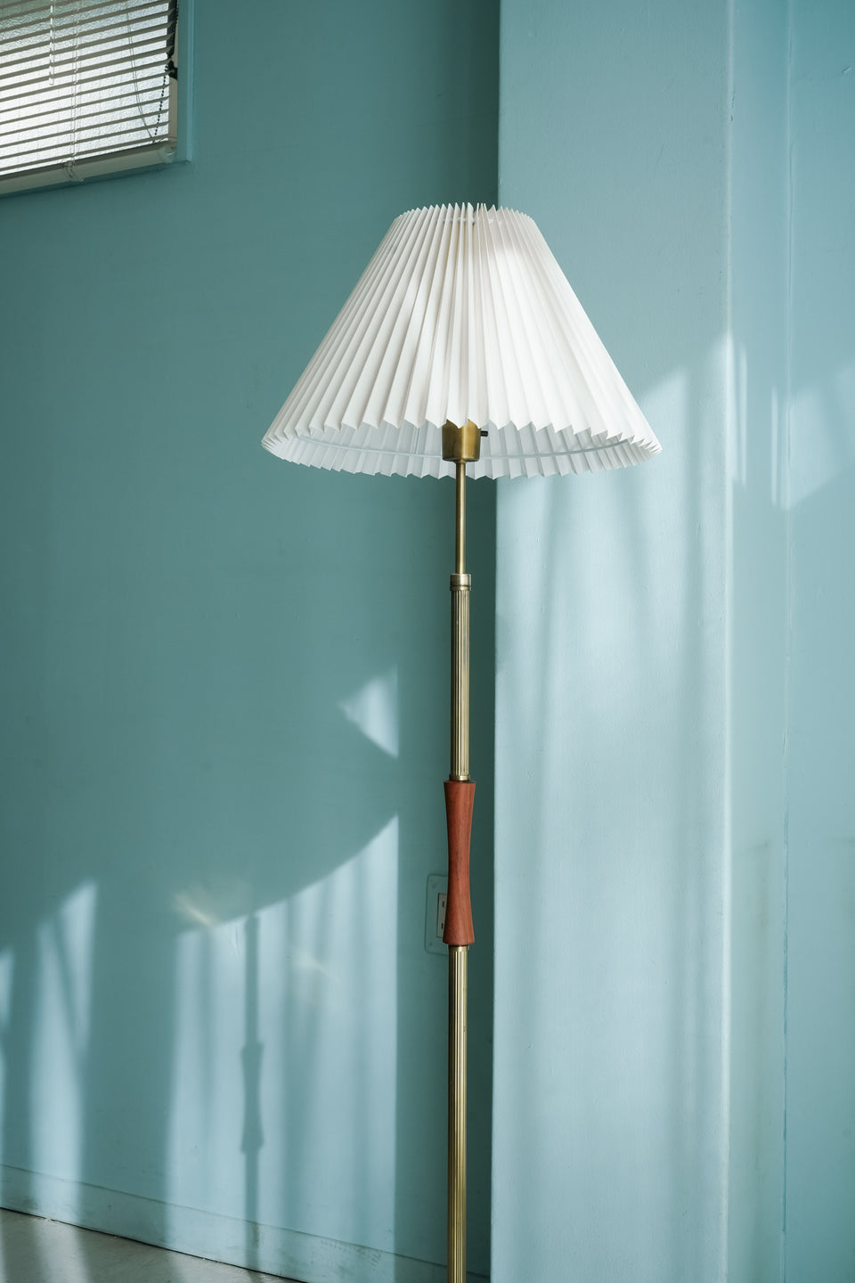 デンマークヴィンテージ フロアスタンド 照明 ローズウッド材 真鍮