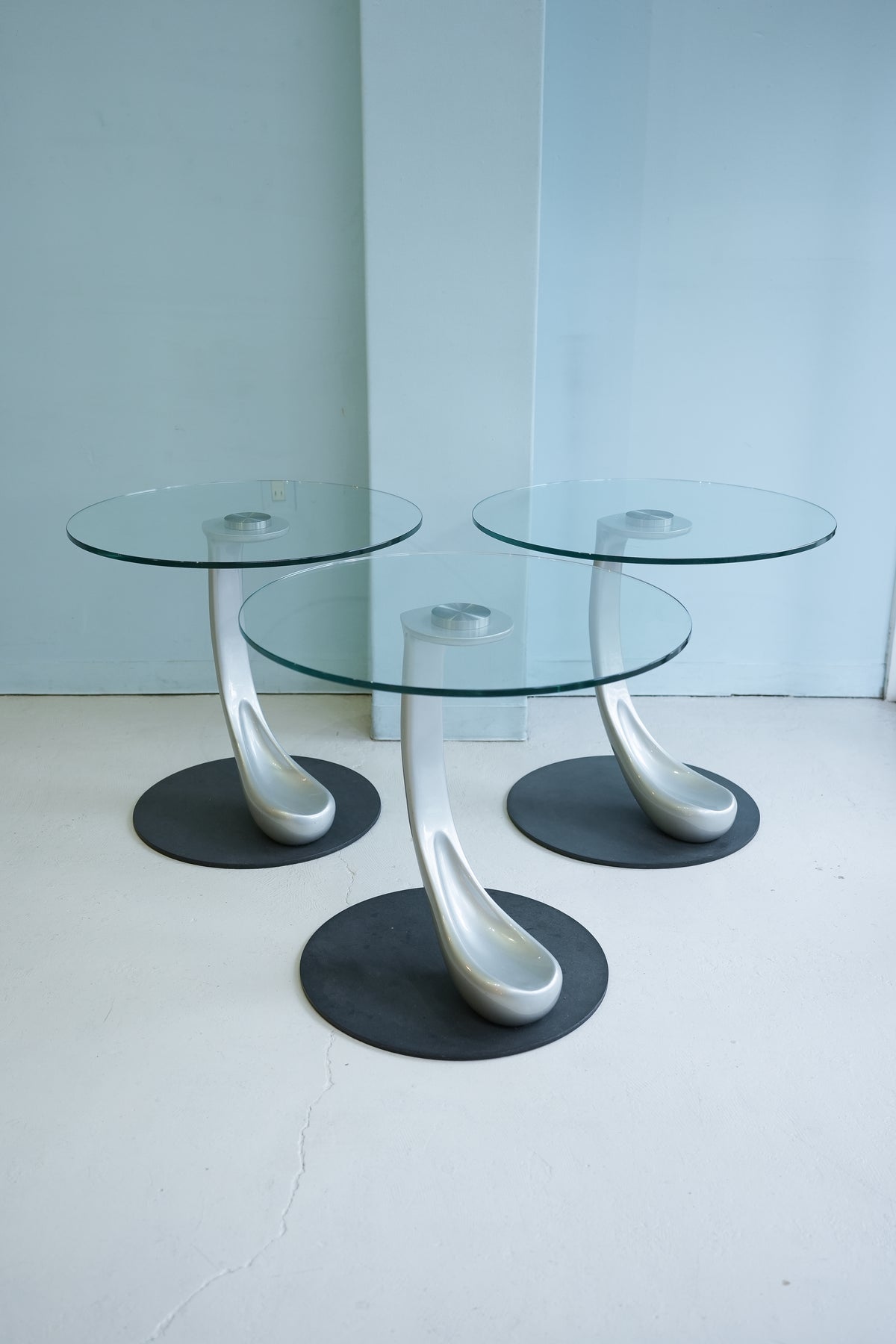 3NaosPapillonGlassTableMadeinI