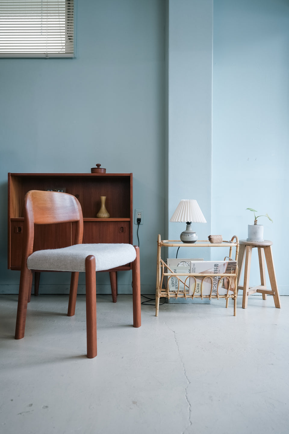 Danish Vintage Glass Top Rattan Side Table with Rack/デンマークヴィンテージ ラタンサイドテーブル ガラストップ
