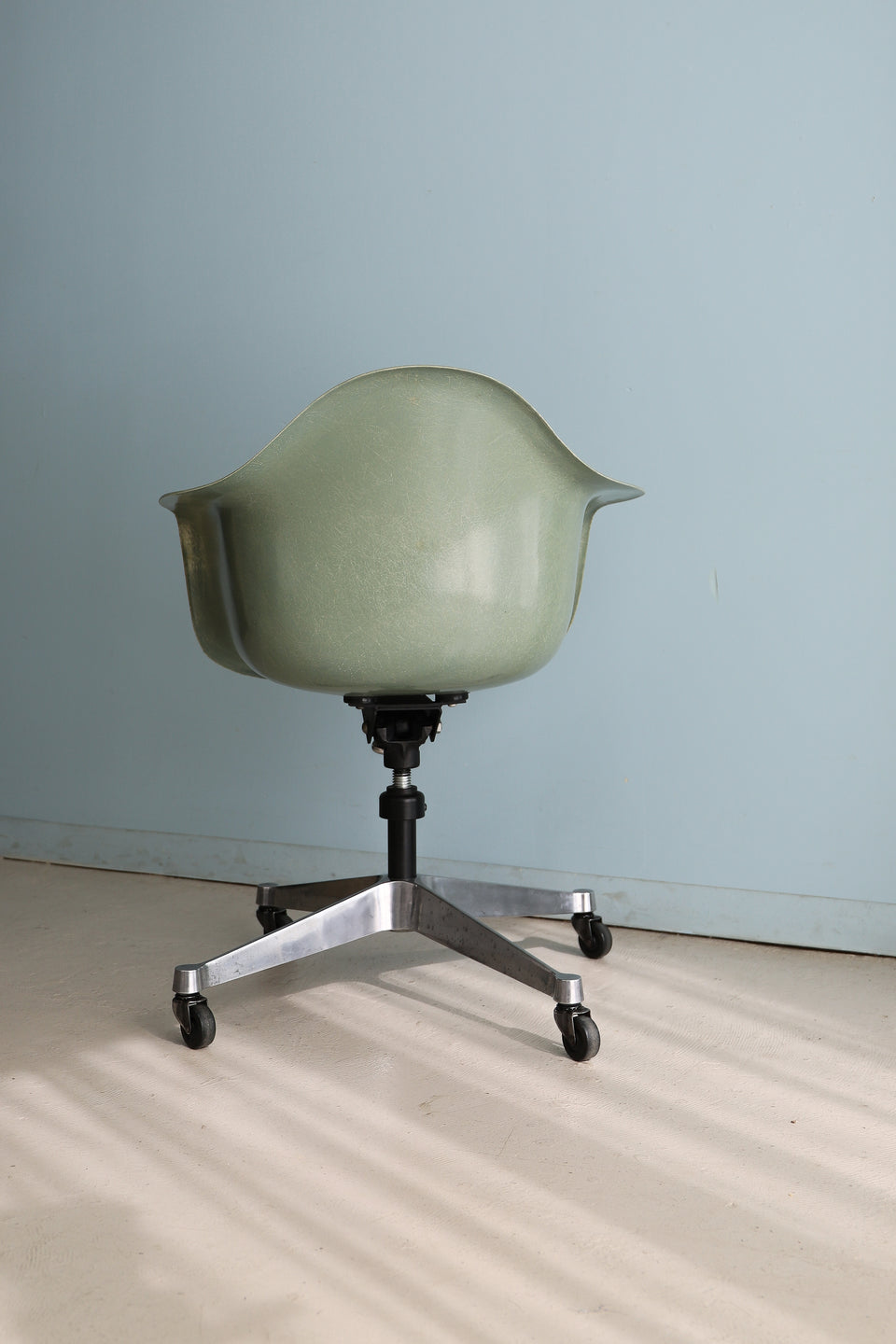 Vintage Herman Miller EAMES Arm Shell Chair with Contract Caster Base/ハーマンミラー イームズ アームシェルチェア コントラクトキャスターベース ヴィンテージ FRP