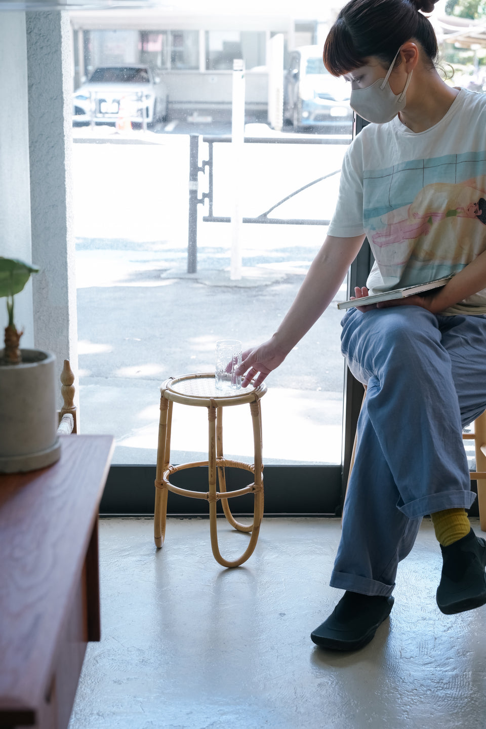 Grass Top Rattan Round Side Table Danish Vintage/デンマークヴィンテージ ガラストップ ラタンサイドテーブル
