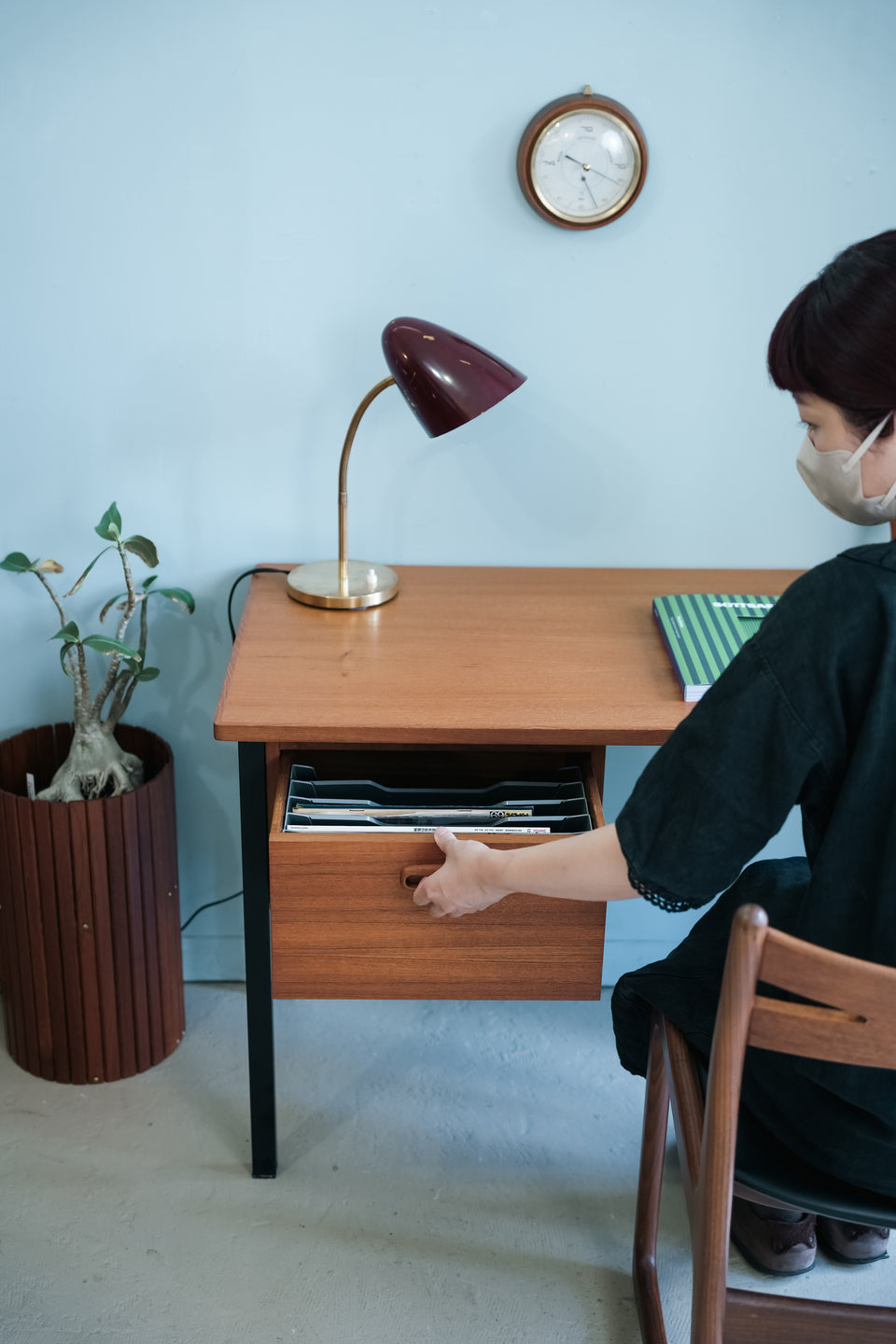 Scandinavian Vintage Teak Iron Desk/北欧ヴィンテージ 片袖デスク チーク材
