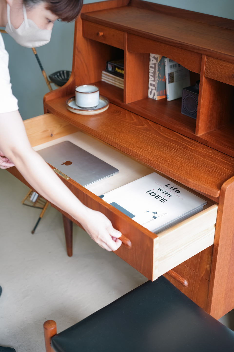 Danish Vintage Writing Bureau with Mirror Teak/デンマークヴィンテージ ライティングビューロー ミラー付き チーク材

