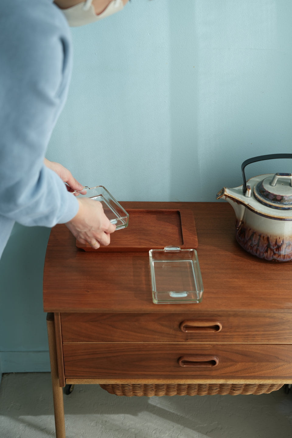 Danish Vintage Teak Serving Tray with Glass Dish/デンマークヴィンテージ チークサービングトレイ ガラス皿 北欧インテリア