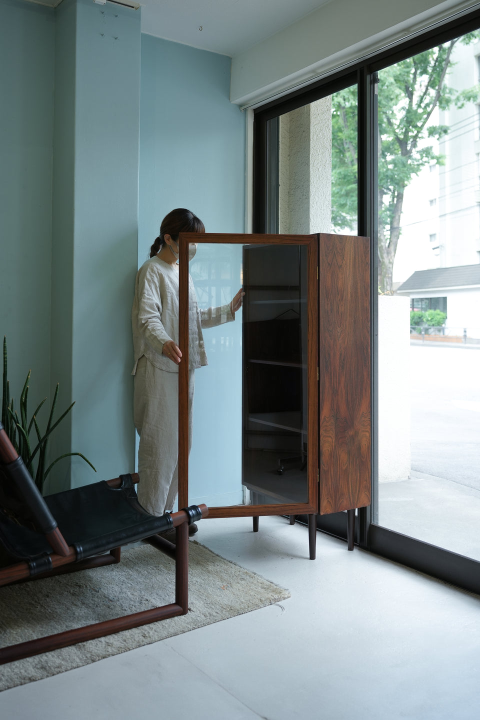 Danish Vintage Omann Jun Møbelfabrik Rosewood Glass Cabinet/デンマークヴィンテージ オマーン・ユン ガラスキャビネット ローズウッド材 北欧家具