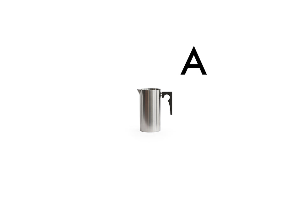 A: Small stelton cylinda-line Jug with Icelip Arne Jacobsen