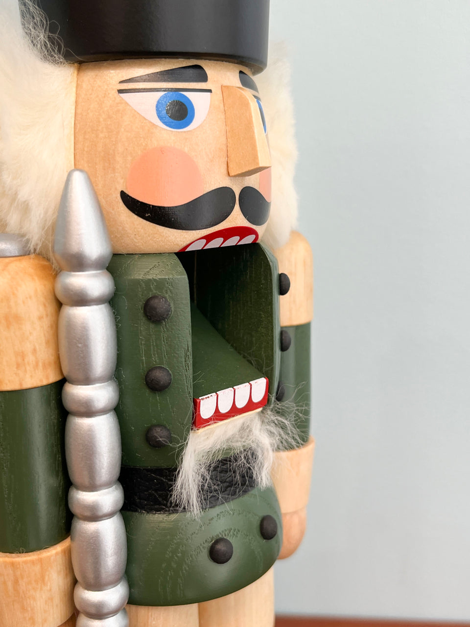 Seiffener Volkskunst Nutcracker/ザイフェナーフォルクスクンスト くるみ割り人形 ドイツ 工芸品