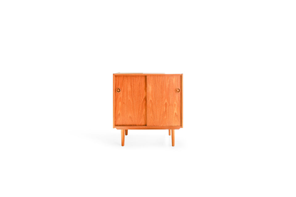 Danish Vintage Cabinet Small Sideboard/デンマークヴィンテージ キャビネット スモールサイドボード チーク材 北欧家具