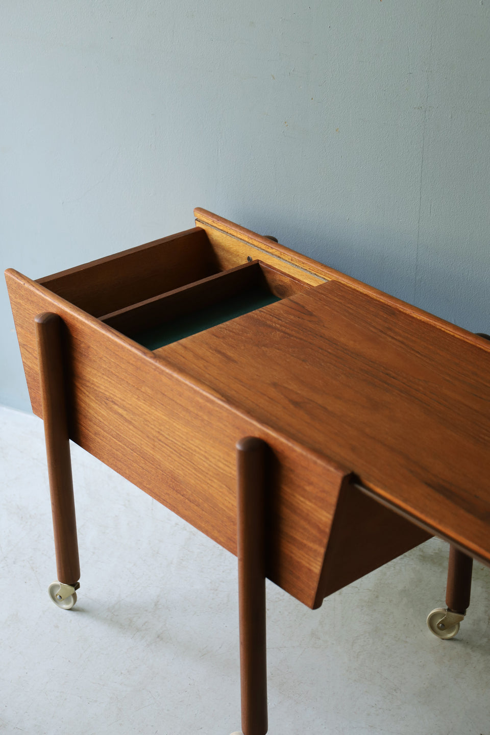 Danish Vintage Sewing Wagon Table/デンマークヴィンテージ ソーイングワゴン テーブル