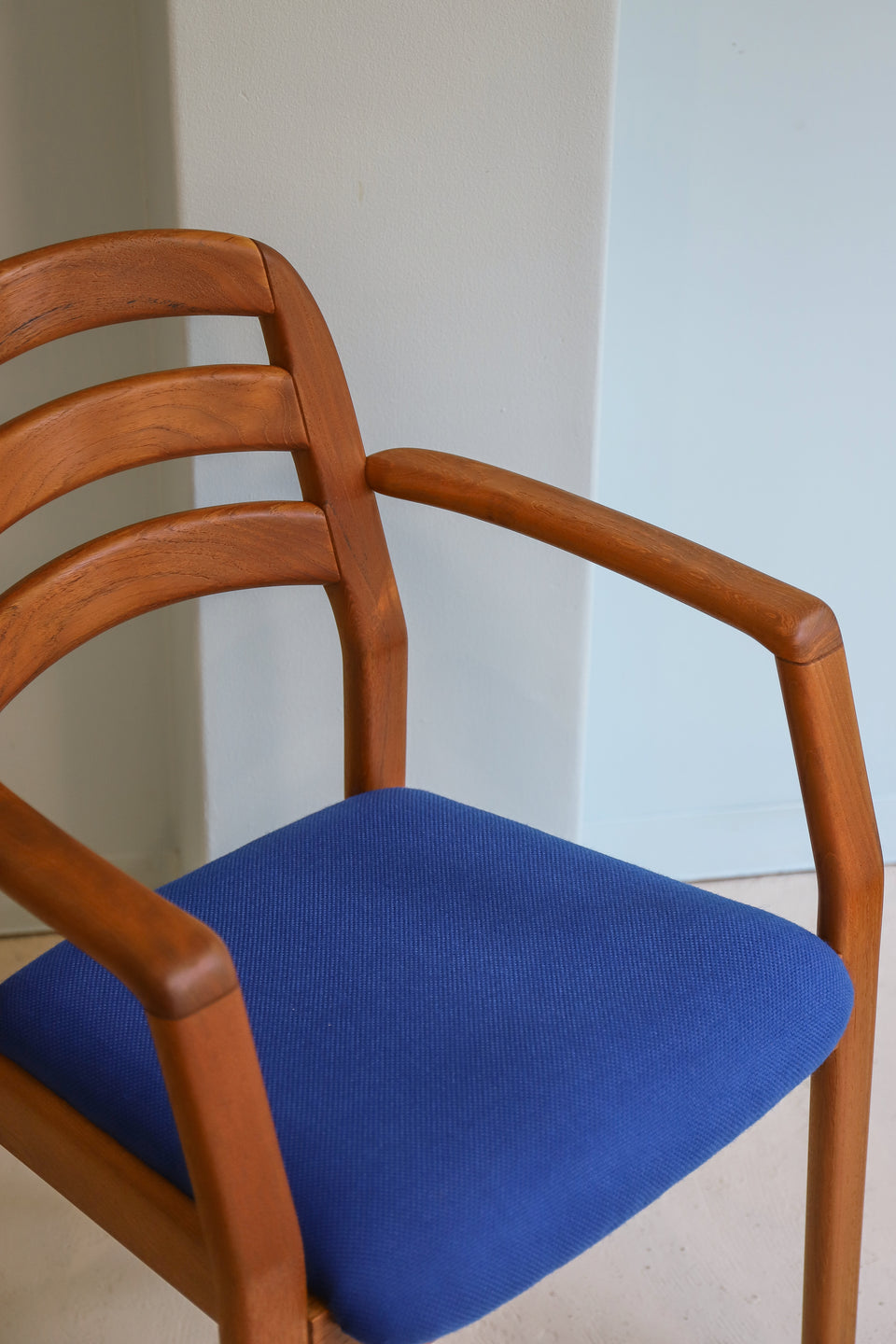 Danish Vintage Dyrlund Arm Chair Teakwood/デンマーク ヴィンテージ デューロン アームチェア チーク材 北欧家具