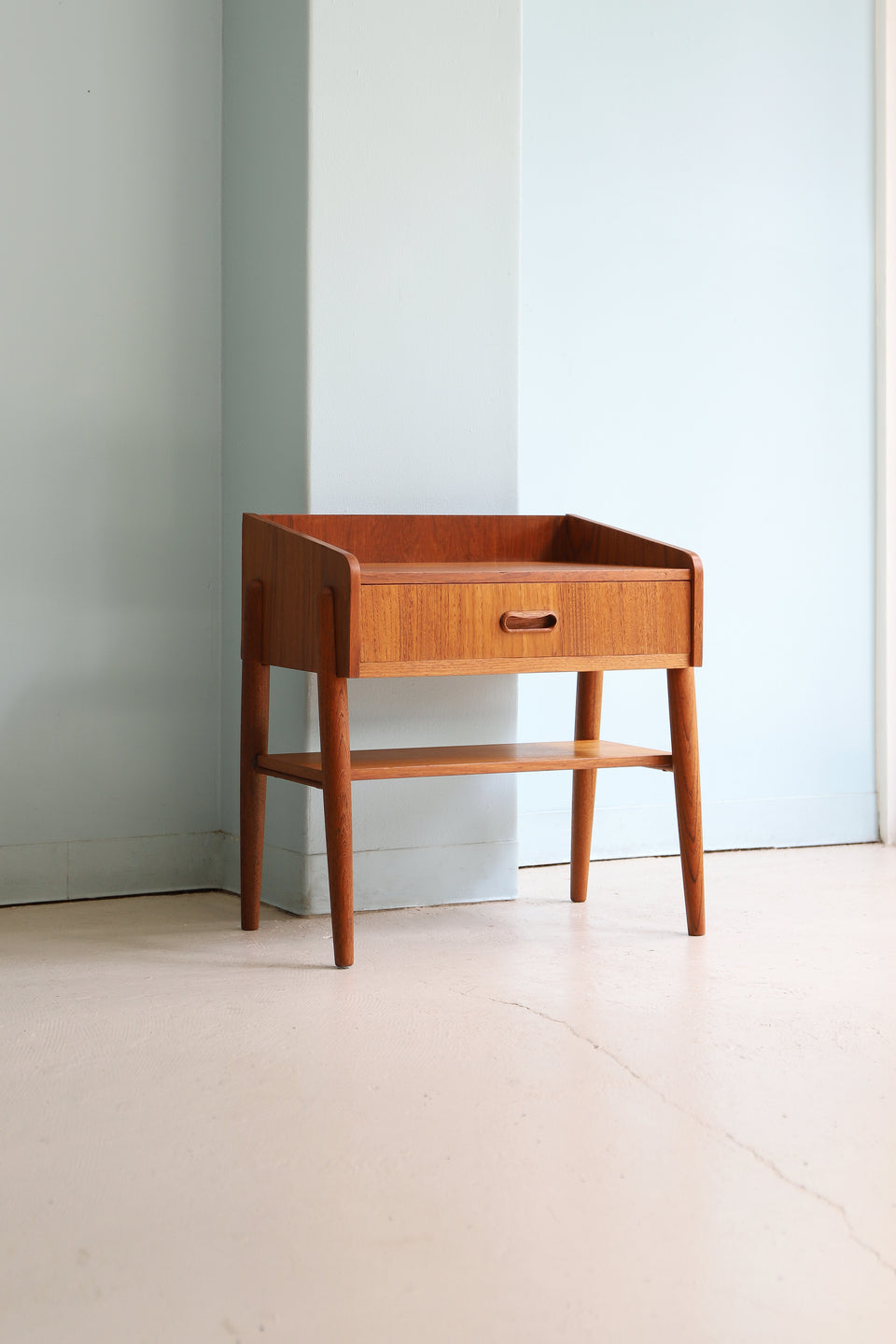 Danish Vintage Side Table with Drawer/デンマークヴィンテージ サイドテーブル 引き出し付き チーク材 北欧家具