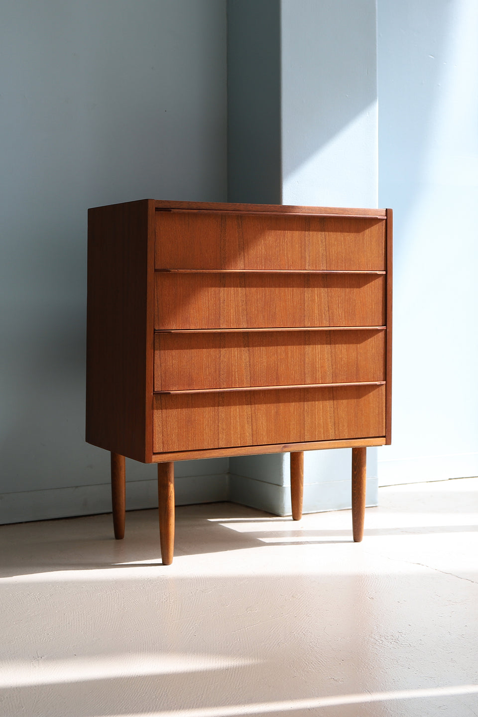 Danish Vintage Small Chest 4Drawers/デンマークヴィンテージ 4段 スモールチェスト チーク材 北欧家具