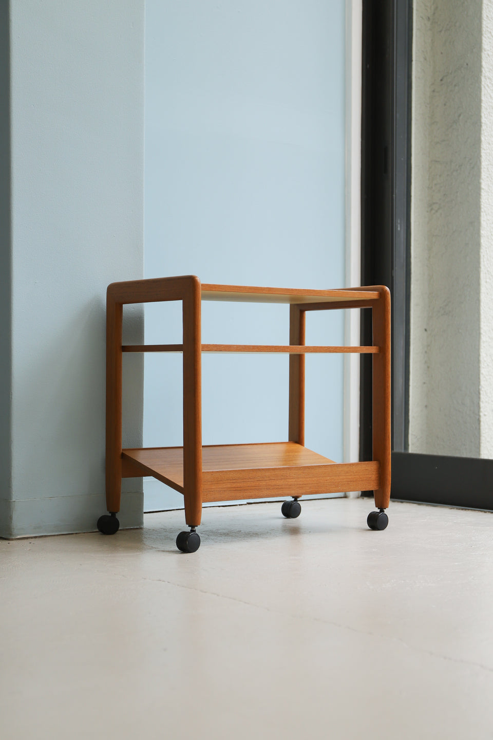 Danish Vintage Caster Side Table with Magazine Rack/デンマークヴィンテージ キャスター サイドテーブル マガジンラック ワゴン